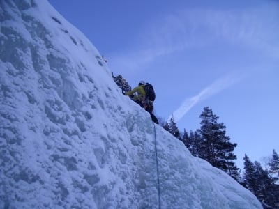 Tjønnstadbergfossen - Ice climbing Normway